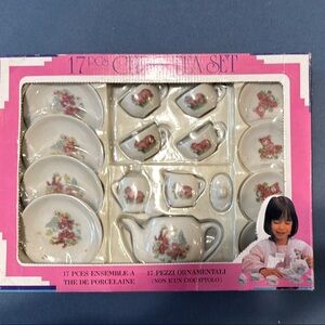 Vintage 17-Piece Bear in the Woods Porcelain Tea Set